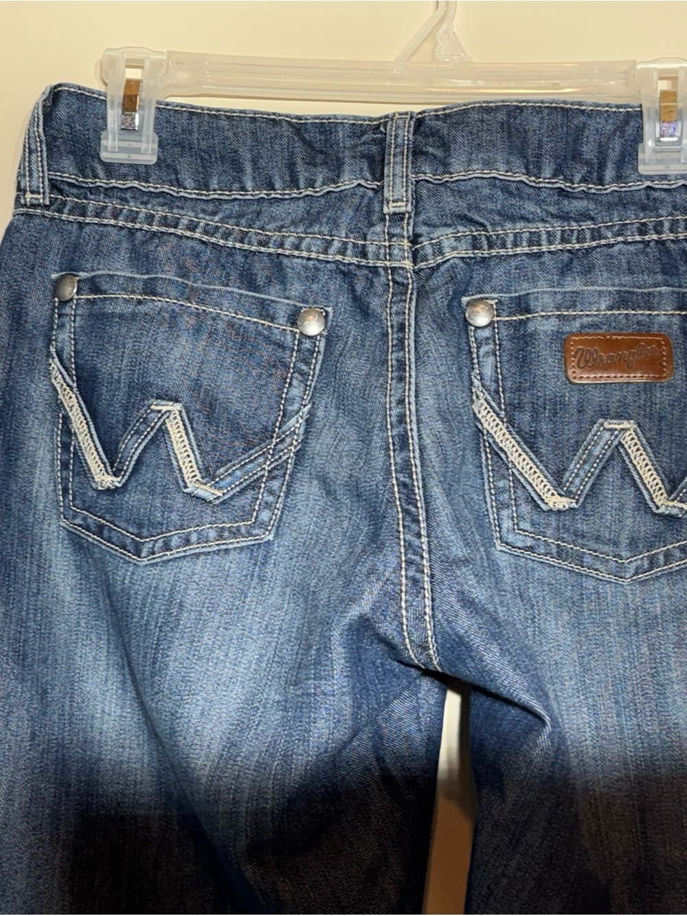 Wrangler women's Blue Denim Jeans flare with Contrasting Pocket Stitch